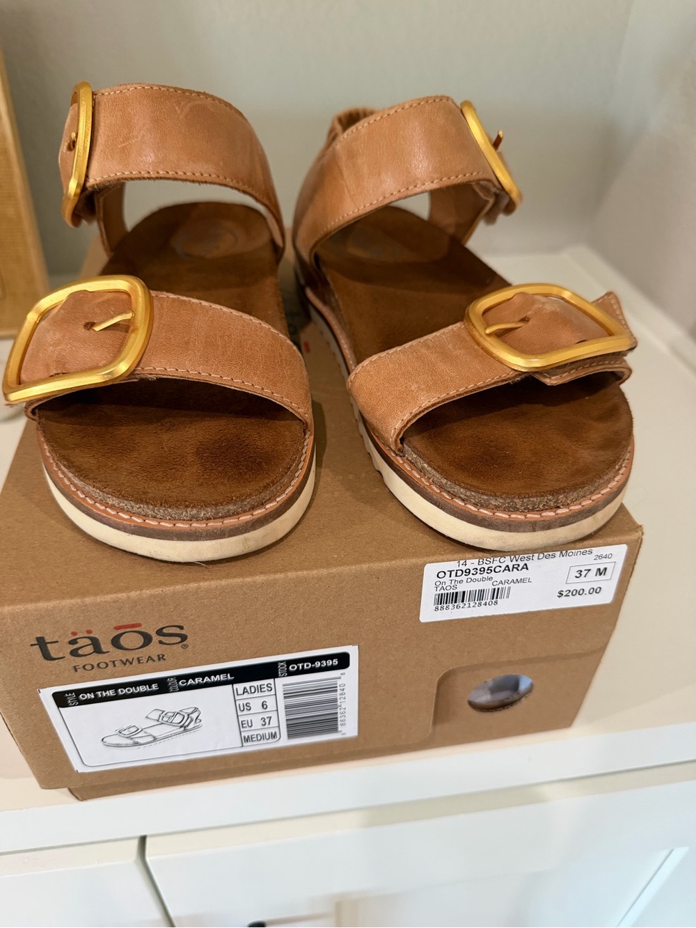 Taos Footwear On The Double Caramel Leather Buckle Sandals Women Size 6/37